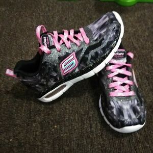 New girl Skechers size 12